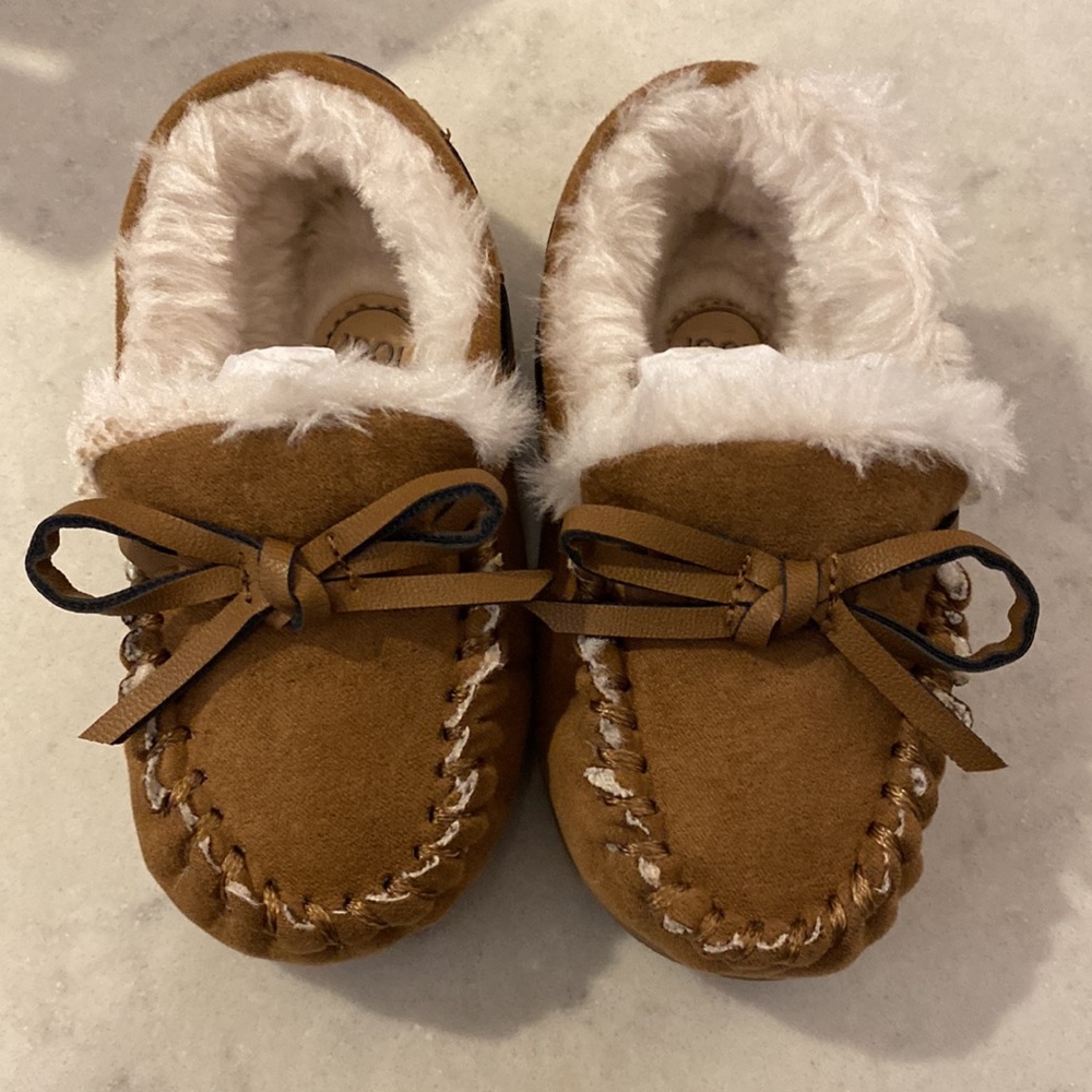 Baby moccasin slippers